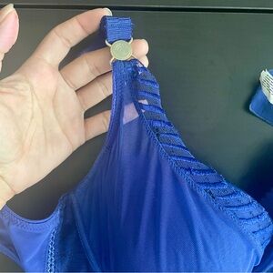 Chantelle dark blue/indigo lacy/mesh plunge bra, size 34E